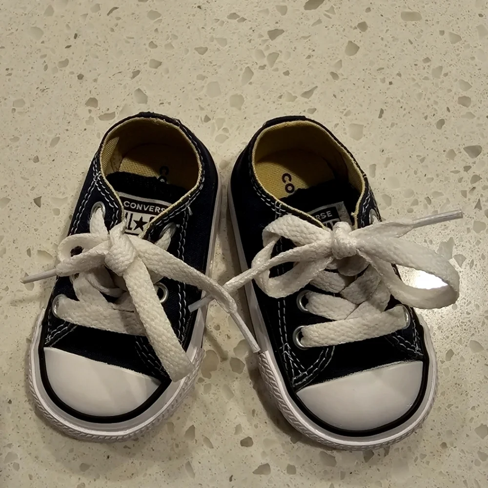 Converse Navy Blue Toddler Sneakers sz 2